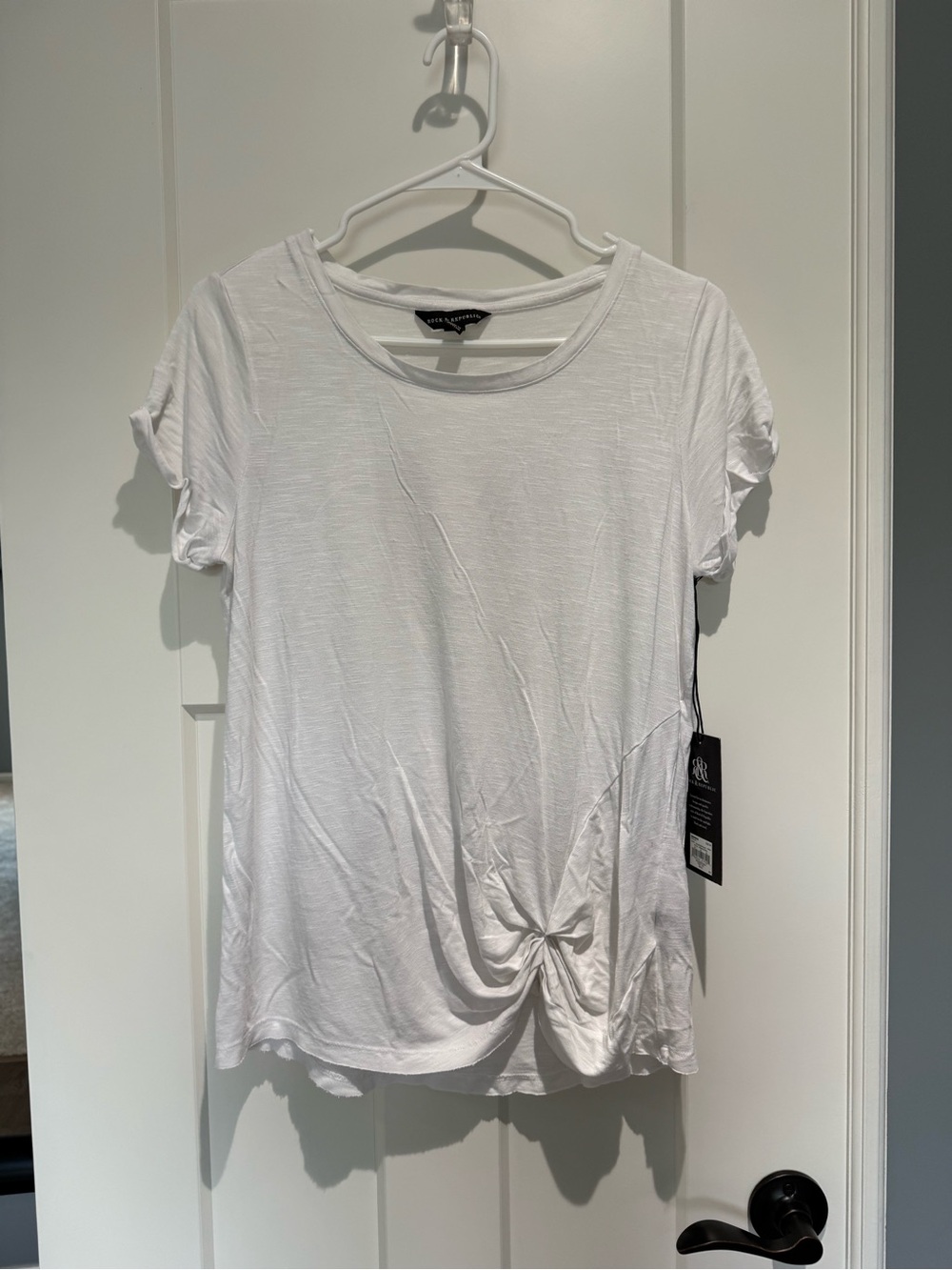 NEW Rock & Republic white twist / knot short sleeve top size medium